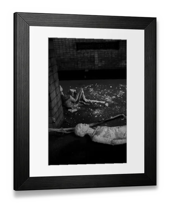 Framed Print : GDR, Berlin, 17 June 1990, Oranienburger Strasse S-Bahn station