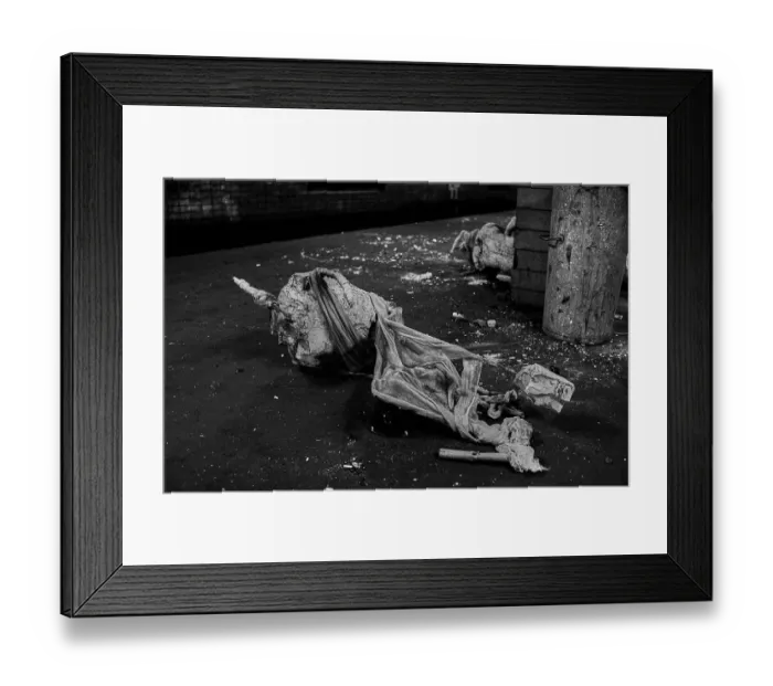 Framed Print : GDR, Berlin, 17 June 1990, Oranienburger Strasse S-Bahn station