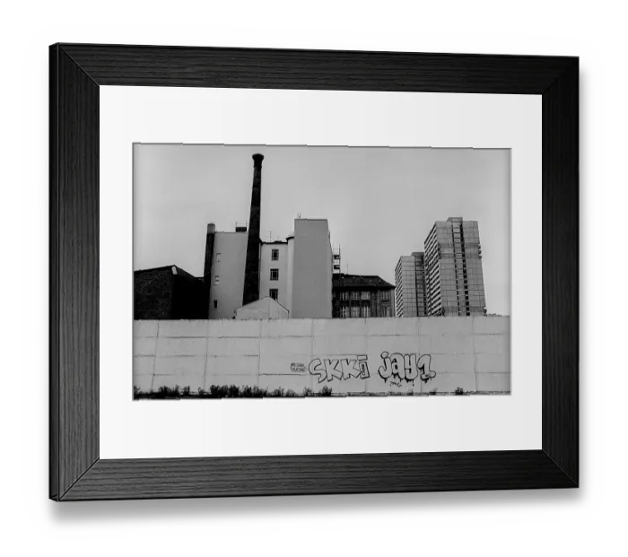 Framed Print : GDR, Berlin, 21 June 1990, Development at the Wall (East_Berlin) Framed Print : GDR, Berlin, 21 June 1990, Development at the Wall (East_Berlin)
