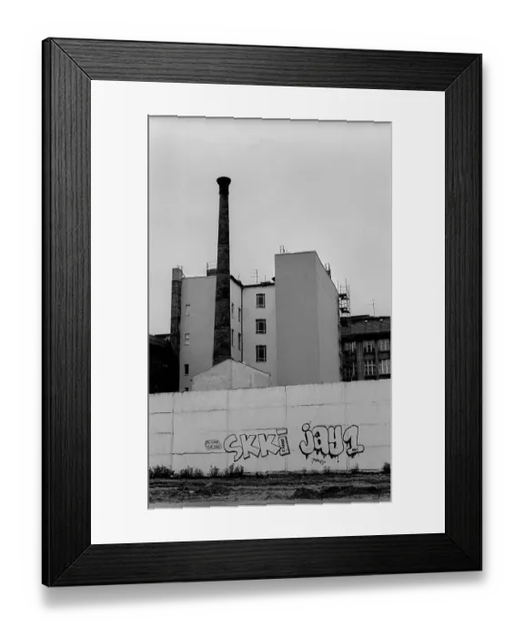 Framed Print : GDR, Berlin, 21 June 1990, Development at the Wall (East_Berlin)