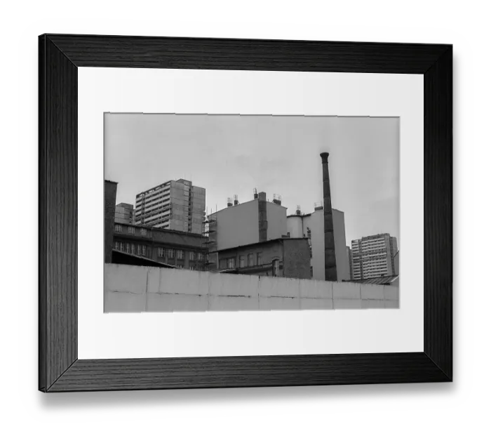 Framed Print : GDR, Berlin, 21 June 1990, Development at the Wall (East_Berlin)