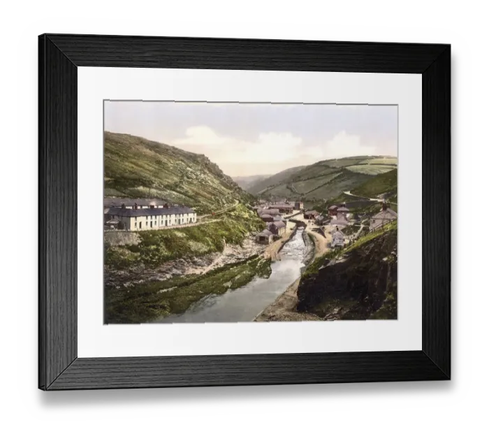 Framed Print : View of Boscastle, coastal village in the parish of Forrabury in the north of the English county of Cornwall