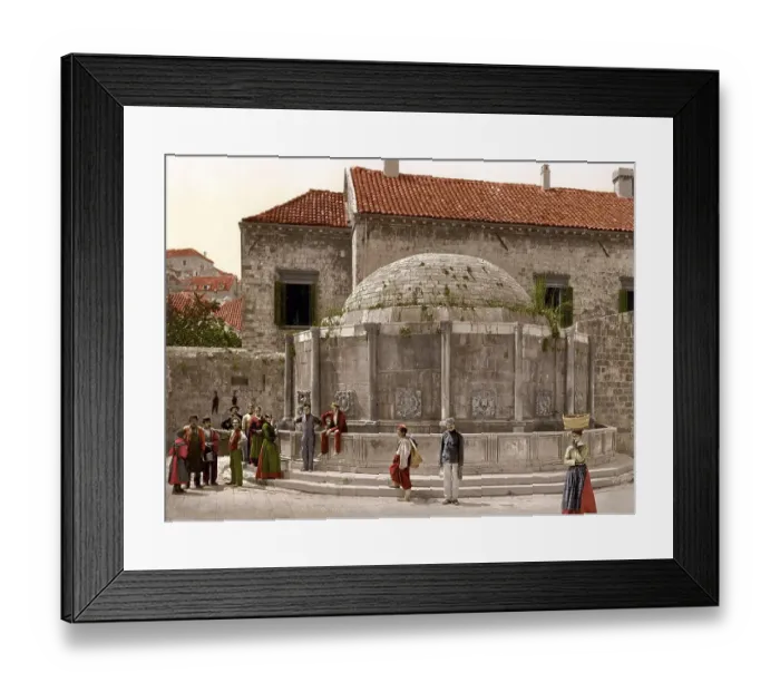 Framed Print : The Onofrio Fountain in Ragusa