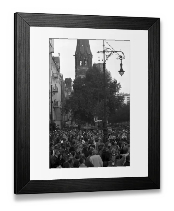 Framed Print : Fall of the Berlin Wall, shopping on Kurfuerstendamm Avenue Framed Print : Fall of the Berlin Wall, shopping on Kurfuerstendamm Avenue