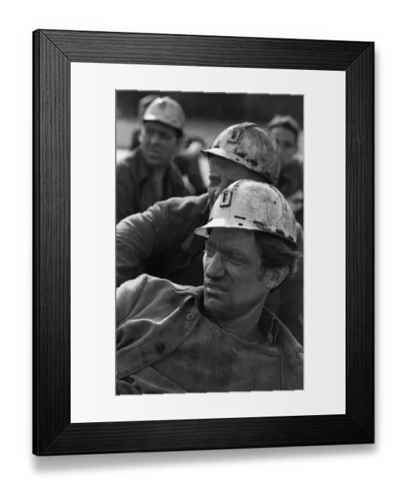 Framed Print : The spontaneous strike, here on 10