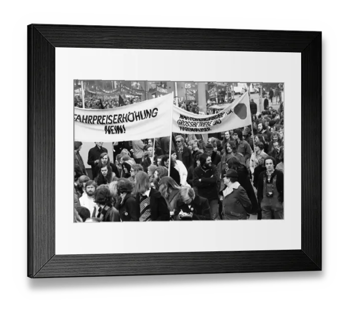 Framed Print : Demonstrations from 1-5 April 1975 in the centre of Hanover