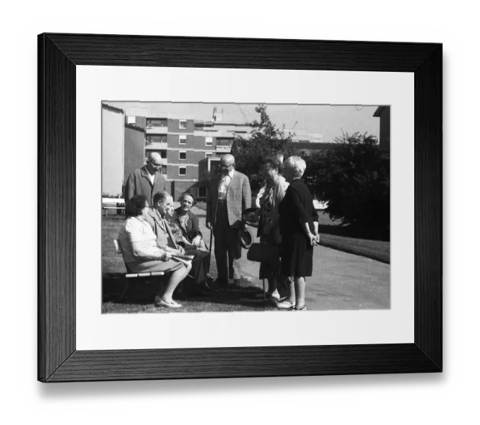 Framed Print : This group of pensioners, seen here on 18 August 1971 in Dortmund