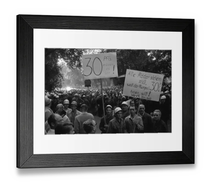 Framed Print : With a siege and temporary occupation of the Hoesch AG headquarters on 11 Framed Print : With a siege and temporary occupation of the Hoesch AG headquarters on 11