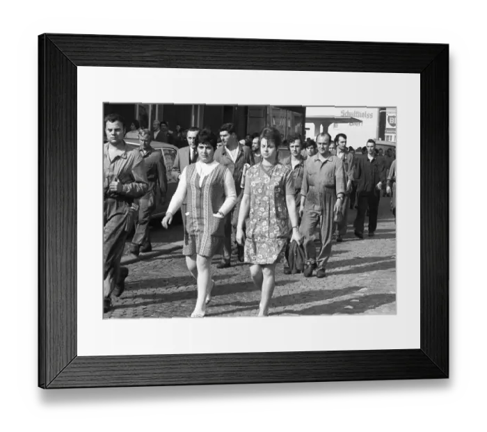 Framed Print : The spontaneous strikes, here at Opel in Bochum on 15 Framed Print : The spontaneous strikes, here at Opel in Bochum on 15