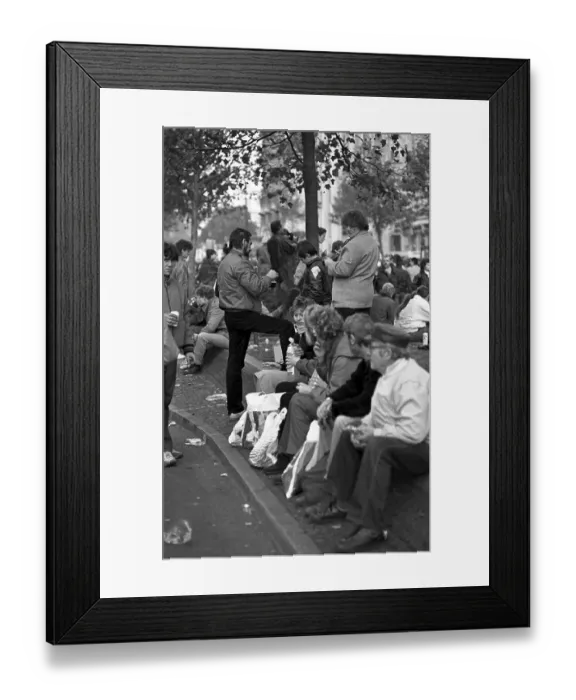 Framed Print : Fall of the Berlin Wall, shopping on Kurfuerstendamm Avenue