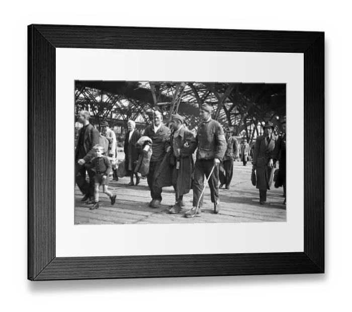 Framed Print : Three wounded war returnees, 1946