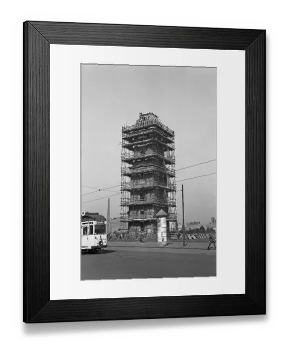 Framed Print : Securing the tower of the Johanniskirche Framed Print : Securing the tower of the Johanniskirche