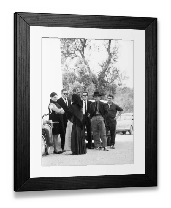 Framed Print : Everyday life of the inhabitants Framed Print : Everyday life of the inhabitants