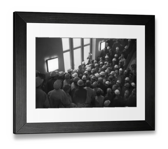 Framed Print : With a siege and temporary occupation of the Hoesch AG headquarters on 11 Framed Print : With a siege and temporary occupation of the Hoesch AG headquarters on 11