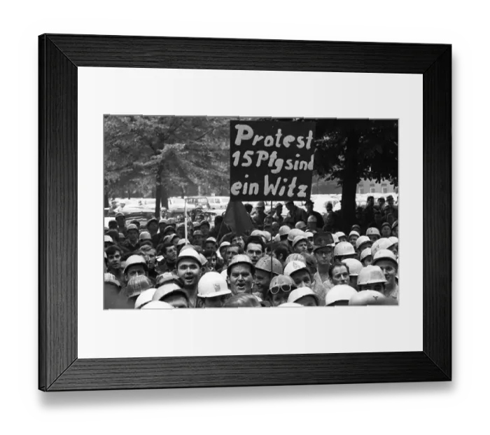 Framed Print : With a siege and temporary occupation of the Hoesch AG headquarters on 11 Framed Print : With a siege and temporary occupation of the Hoesch AG headquarters on 11