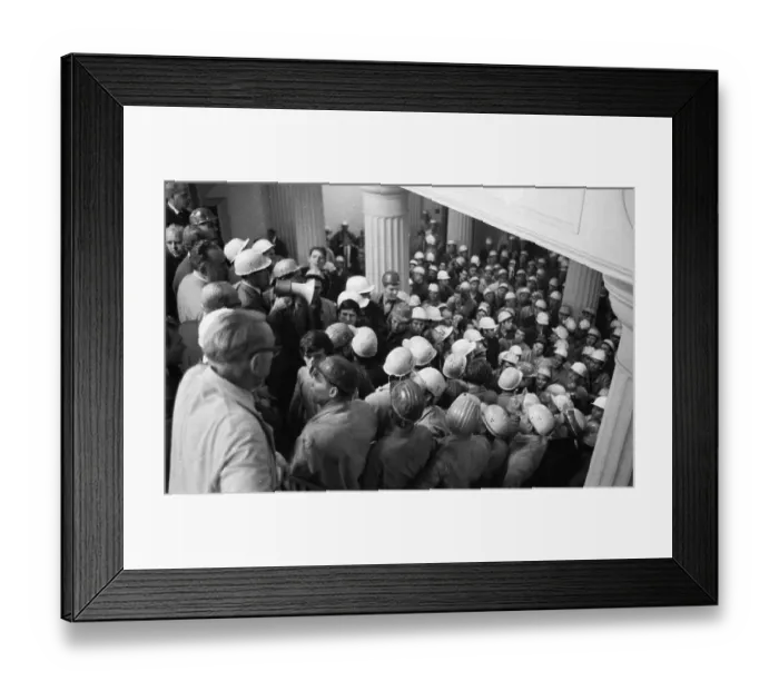 Framed Print : With a siege and temporary occupation of the Hoesch AG headquarters on 11