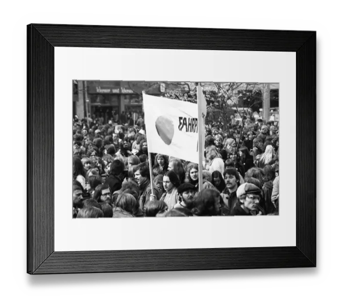 Framed Print : Demonstrations from 1-5 April 1975 in the centre of Hanover Framed Print : Demonstrations from 1-5 April 1975 in the centre of Hanover