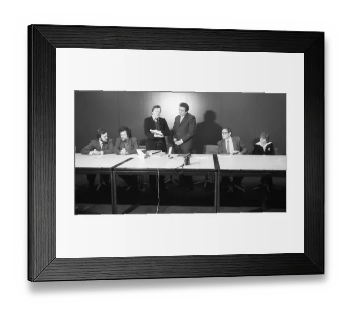 Framed Print : Two men meet for talks between East and West Framed Print : Two men meet for talks between East and West