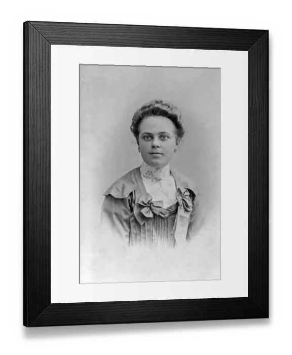Framed Print : Portrait, young woman looking into the camera Framed Print : Portrait, young woman looking into the camera