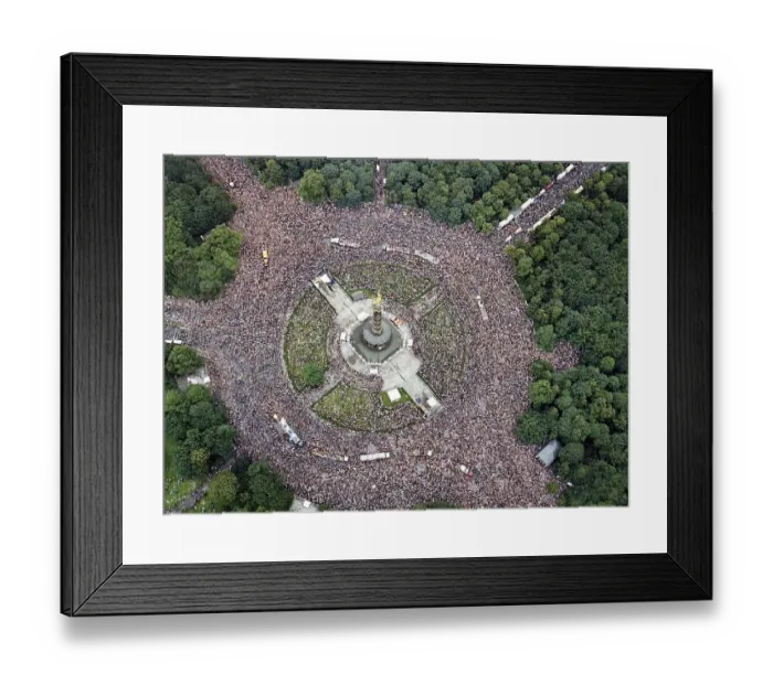 Framed Print : Aerial view of the Victory Column during the Love Parade Framed Print : Aerial view of the Victory Column during the Love Parade