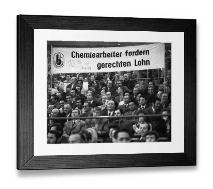 Framed Print : Rally of the Chemical, Paper and Ceramics Workers Union in the collective bargaining dispute on 16 Framed Print : Rally of the Chemical, Paper and Ceramics Workers Union in the collective bargaining dispute on 16
