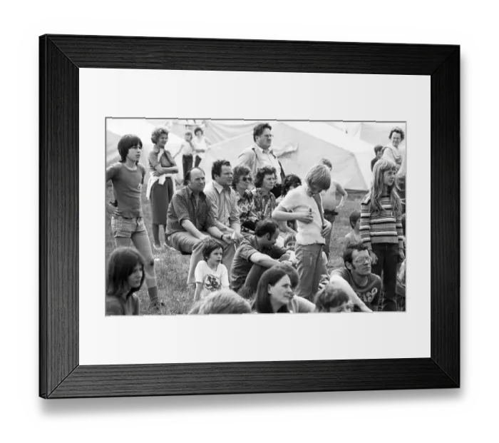 Framed Print : The camps of the DKP-affiliated children's and youth organisations Junge Pioniere and SDAJ at Whitsun 1975 on 17