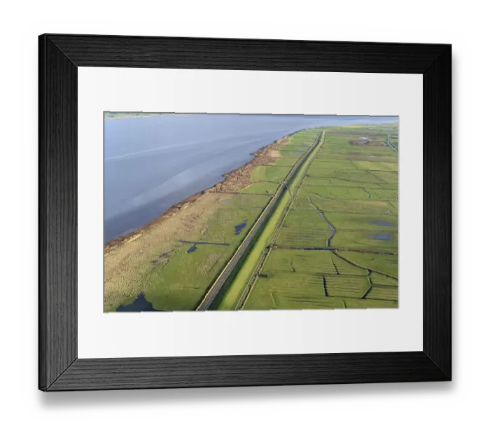 Framed Print : Aerial view of the dike on the Elbe