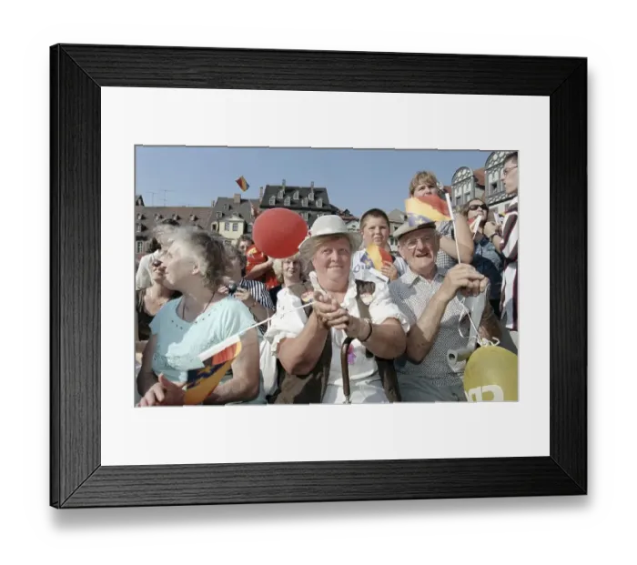 Framed Print : CDU supporters greet Helmut Kohl in front of his election campaign appearance on 14 August 1998 on the market square in Framed Print : CDU supporters greet Helmut Kohl in front of his election campaign appearance on 14 August 1998 on the market square in