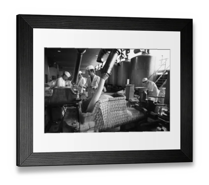 Framed Print : The work of the Westmilch dairy in the production of butter on 28