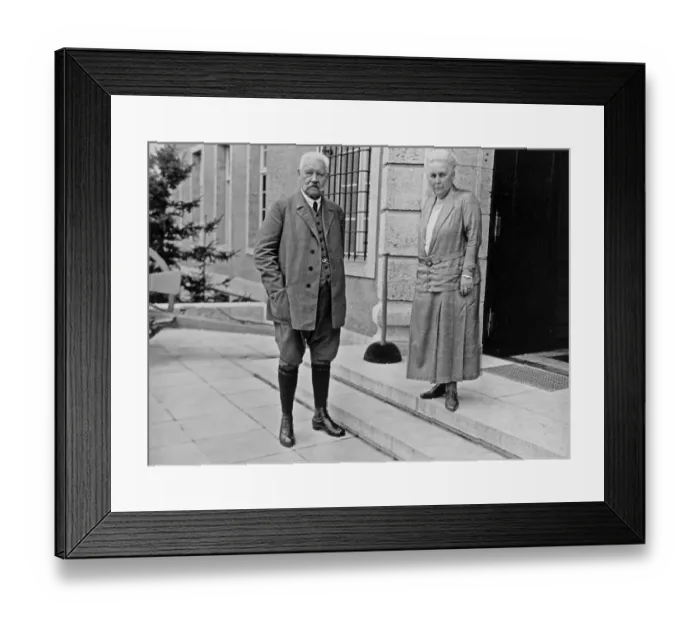 Framed Print : Paul von Hindenburg and a woman in front of Gut Neudeck Framed Print : Paul von Hindenburg and a woman in front of Gut Neudeck