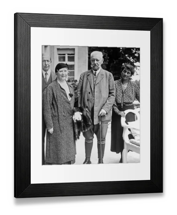 Framed Print : Paul von Hindenburg among other persons