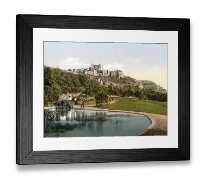 Framed Print : Dover Castle, Dover, town with the most important English harbour on the Strait of Dover on the English Channel