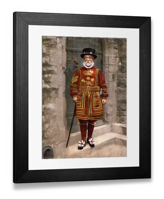 Framed Print : Yeoman Warders, complete Yeoman Warder of His Majesty's Royal Palace and Fortress the Tower of London