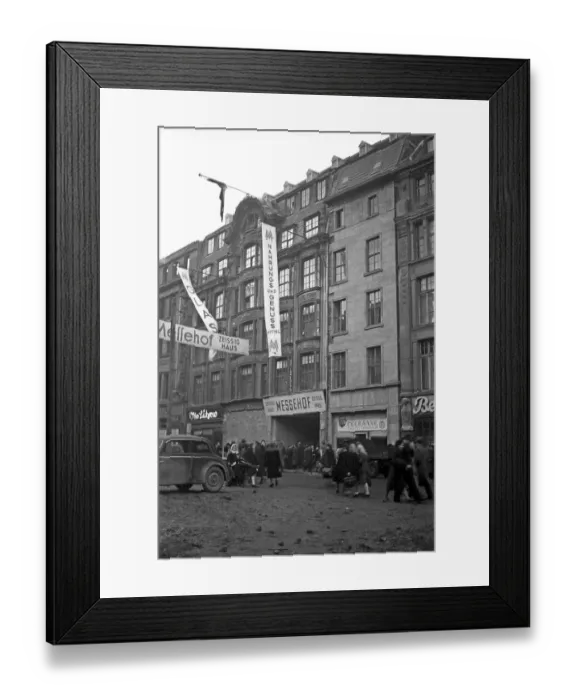Framed Print : Leipzig Trade Fair, conversion of the Zeissighaus into the Messehof Framed Print : Leipzig Trade Fair, conversion of the Zeissighaus into the Messehof
