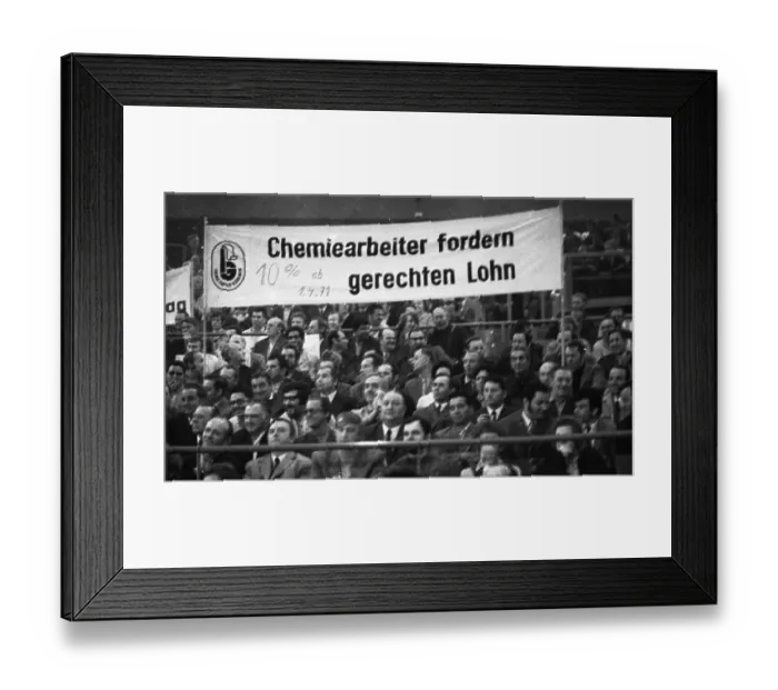 Framed Print : Rally of the Chemical, Paper and Ceramics Workers Union in the collective bargaining dispute on 16 Framed Print : Rally of the Chemical, Paper and Ceramics Workers Union in the collective bargaining dispute on 16
