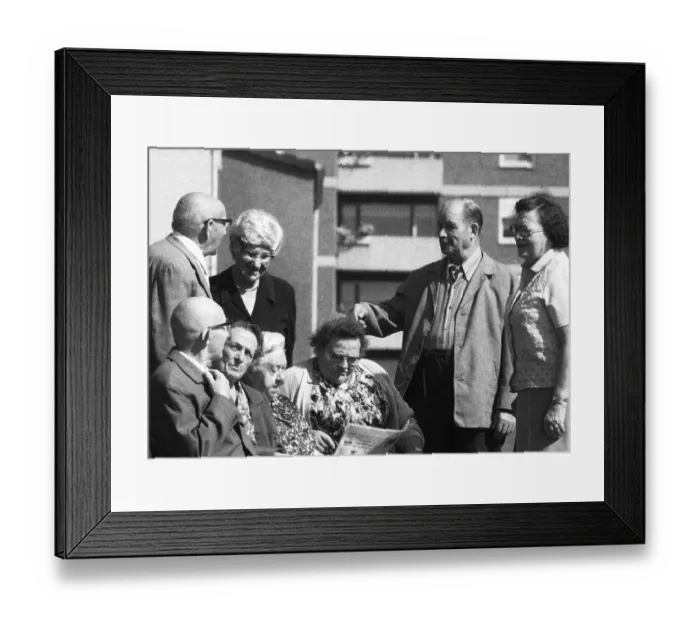 Framed Print : This group of pensioners, seen here on 18 August 1971 in Dortmund