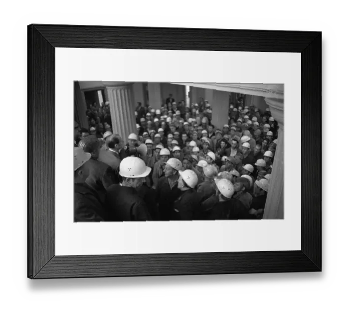 Framed Print : With a siege and temporary occupation of the Hoesch AG headquarters on 11