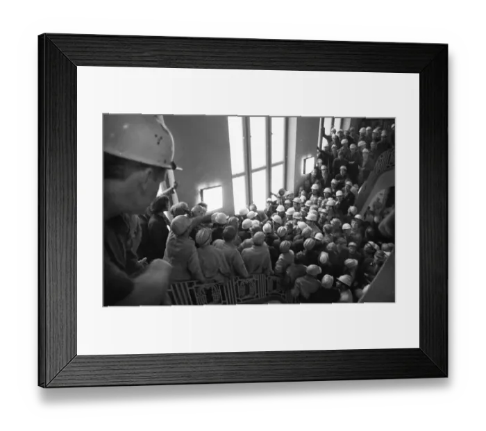 Framed Print : With a siege and temporary occupation of the Hoesch AG headquarters on 11 Framed Print : With a siege and temporary occupation of the Hoesch AG headquarters on 11