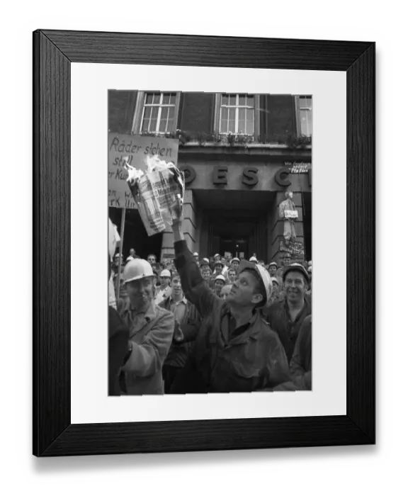 Framed Print : With a siege and temporary occupation of the Hoesch AG headquarters on 11 Framed Print : With a siege and temporary occupation of the Hoesch AG headquarters on 11
