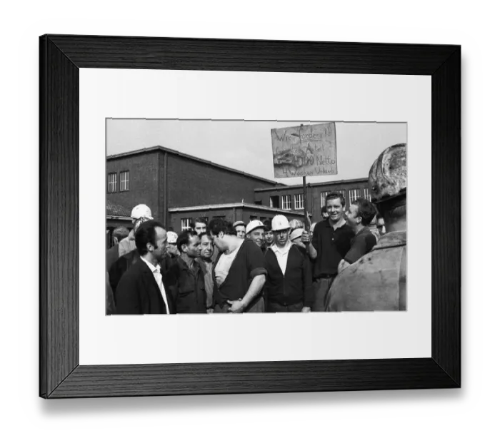 Framed Print : The spontaneous strike, here on 10 September 1969 of the miners of the Minister Stein colliery Framed Print : The spontaneous strike, here on 10 September 1969 of the miners of the Minister Stein colliery