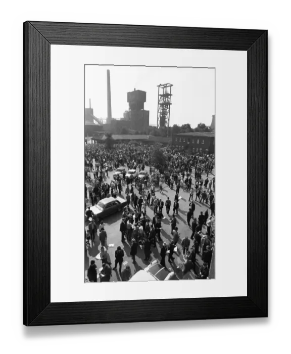 Framed Print : The spontaneous strike, here on 10