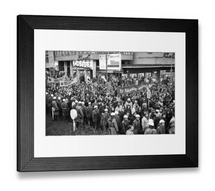 Framed Print : Demonstrations from 1-5 April 1975 in the centre of Hanover Framed Print : Demonstrations from 1-5 April 1975 in the centre of Hanover