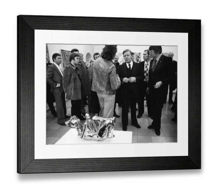 Framed Print : Federal Chancellor Helmut Schmidt opened an art exhibition at the Ostwallmuseum in Dortmund on 11