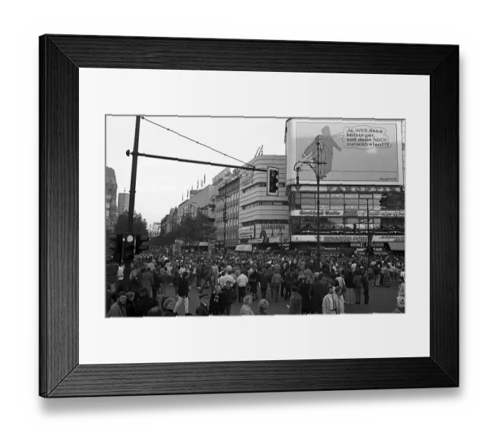 Framed Print : Fall of the Berlin Wall, shopping on Kurfuerstendamm Avenue