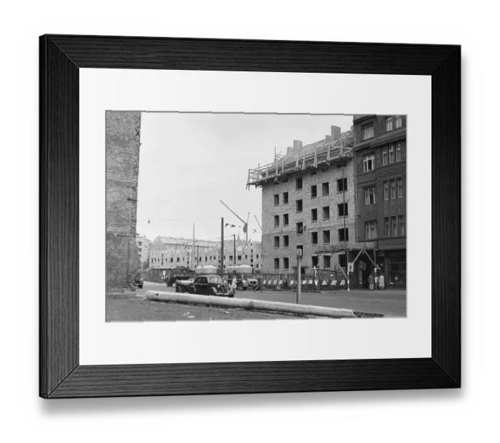 Framed Print : Closure of a construction gap, 1959 Framed Print : Closure of a construction gap, 1959