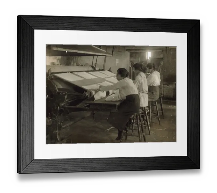 Framed Print : Child labour, girls working the mangle at the Bonanno Laundry Framed Print : Child labour, girls working the mangle at the Bonanno Laundry