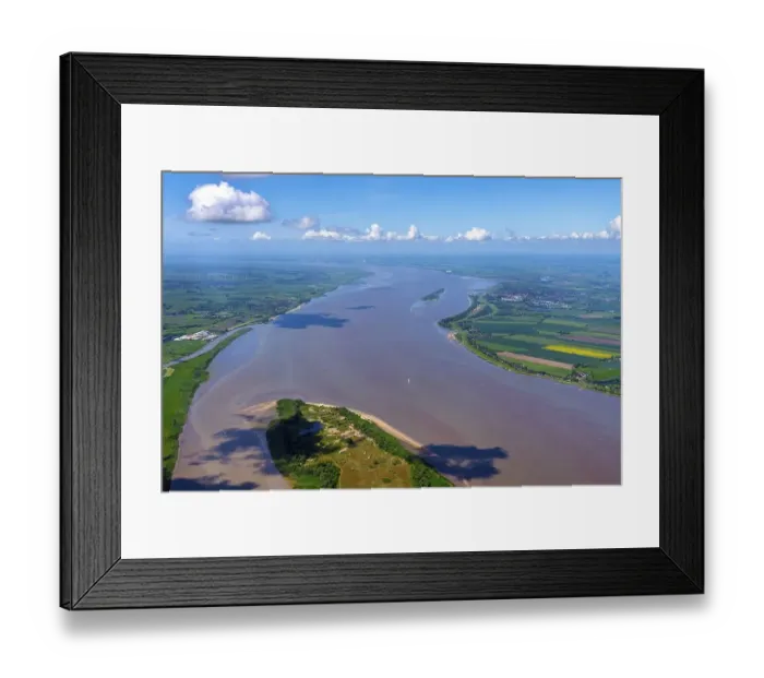 Framed Print : Aerial view of the Elbe near Schwarztonnensand