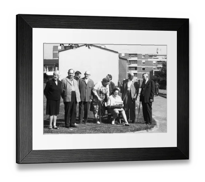 Framed Print : This group of pensioners, seen here on 18 August 1971 in Dortmund Framed Print : This group of pensioners, seen here on 18 August 1971 in Dortmund