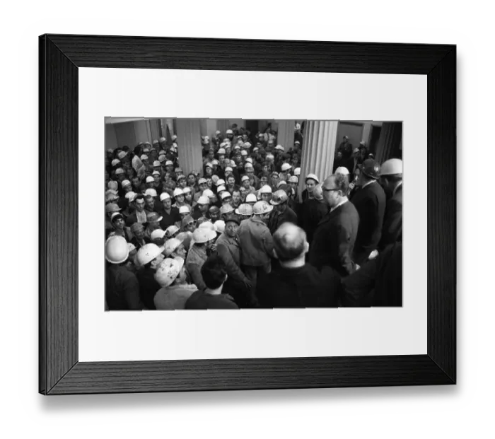 Framed Print : With a siege and temporary occupation of the Hoesch AG headquarters on 11