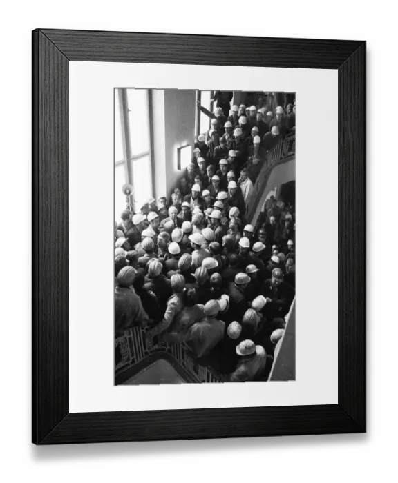 Framed Print : With a siege and temporary occupation of the Hoesch AG headquarters on 11 Framed Print : With a siege and temporary occupation of the Hoesch AG headquarters on 11